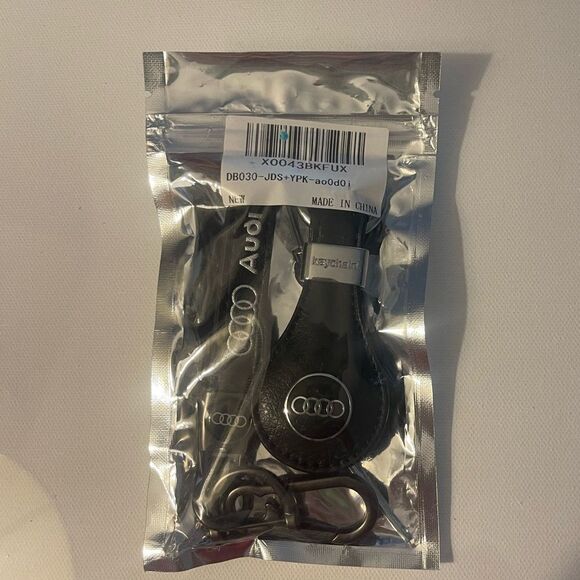 Audi Key Fob Keychains in Black Leather Set of 2 NWT - Picture 4 of 4